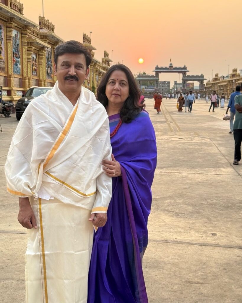 Ramesh-aravinda3-819x1024 ಇವರೇ ನೋಡಿ ನಟ ರಮೇಶ್‌ ಅರವಿಂದ್‌ ಪತ್ನಿ ಹಾಗು ಇಬ್ಬರು ಮಕ್ಕಳು..!